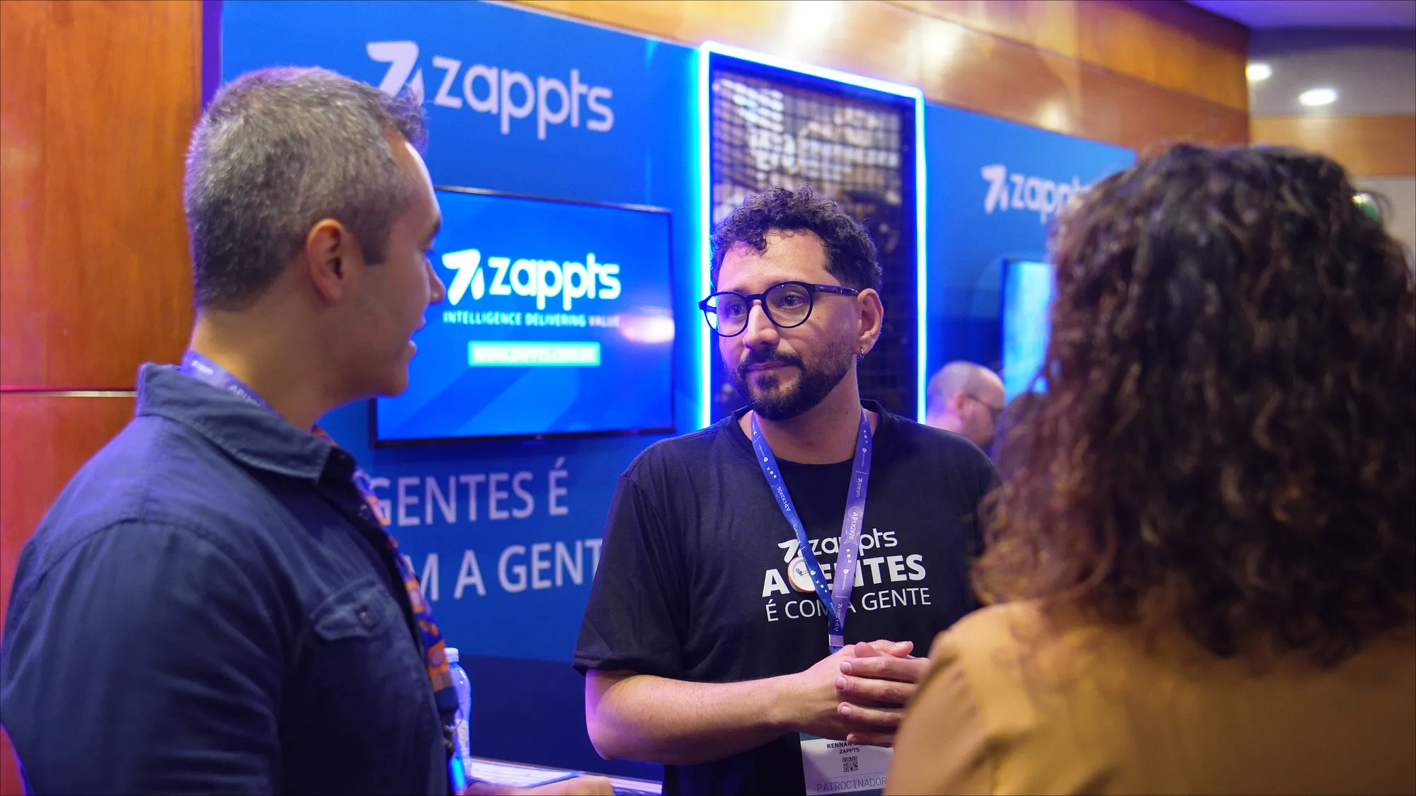 Colaboradores Zappts em ambiente de trabalho